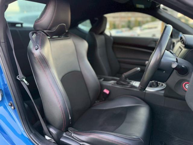 BRZ R 6MT/ワンオーナー/禁煙車/ENEEPETAL車高調/純正ナビ/TRDパフォーマンスダンパー/TRDタワーバー/バックカメラ/フルセグTV/ETC/Bluetooth/キーレス/純正アルミホイール/(18枚目)