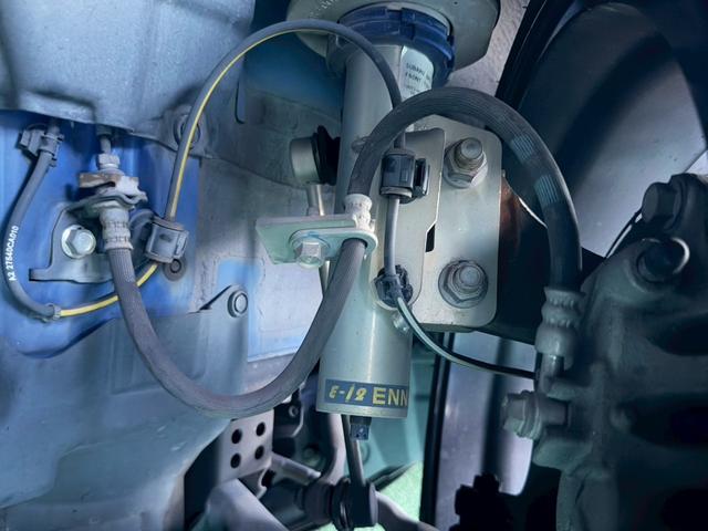 BRZ R 6MT/ワンオーナー/禁煙車/ENEEPETAL車高調/純正ナビ/TRDパフォーマンスダンパー/TRDタワーバー/バックカメラ/フルセグTV/ETC/Bluetooth/キーレス/純正アルミホイール/(22枚目)