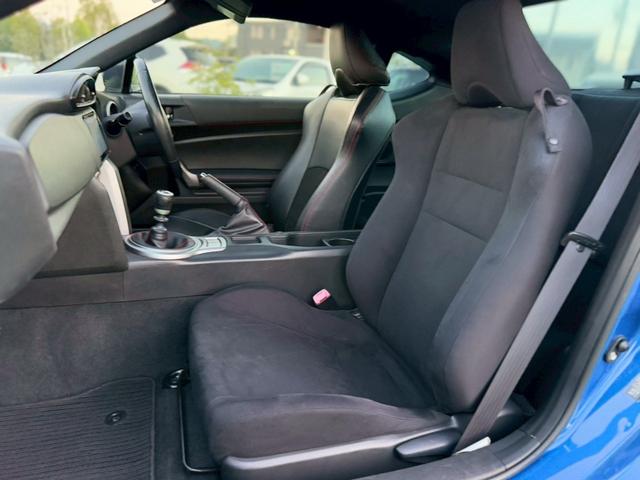 BRZ R 6MT/ワンオーナー/禁煙車/ENEEPETAL車高調/純正ナビ/TRDパフォーマンスダンパー/TRDタワーバー/バックカメラ/フルセグTV/ETC/Bluetooth/キーレス/純正アルミホイール/(36枚目)
