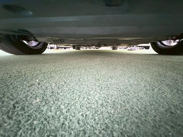 BRZ R 6MT/ワンオーナー/禁煙車/ENEEPETAL車高調/純正ナビ/TRDパフォーマンスダンパー/TRDタワーバー/バックカメラ/フルセグTV/ETC/Bluetooth/キーレス/純正アルミホイール/(42枚目)