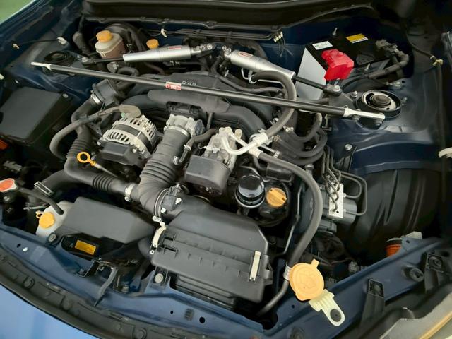 BRZ R 6MT/ワンオーナー/禁煙車/ENEEPETAL車高調/純正ナビ/TRDパフォーマンスダンパー/TRDタワーバー/バックカメラ/フルセグTV/ETC/Bluetooth/キーレス/純正アルミホイール/(43枚目)