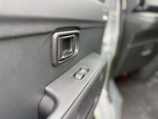 ハイゼットカーゴ DX SAIII 禁煙車/パワーウィンドウ/キーレス/アイドリングストップ/衝突軽減ブレーキ/横滑り防止/オートライト/キーレス/両側スライドドア/(32枚目)