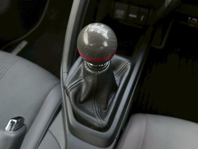 Ｓ６６０ α　６ＭＴ／ハーフレザーシート／禁煙車／ディスプレイオーディオ／オープンカー／純正アルミホイール／クルコン／オープンカー／ＥＴＣ／バックカメラ／プッシュスタート／スマートキー／（4枚目）