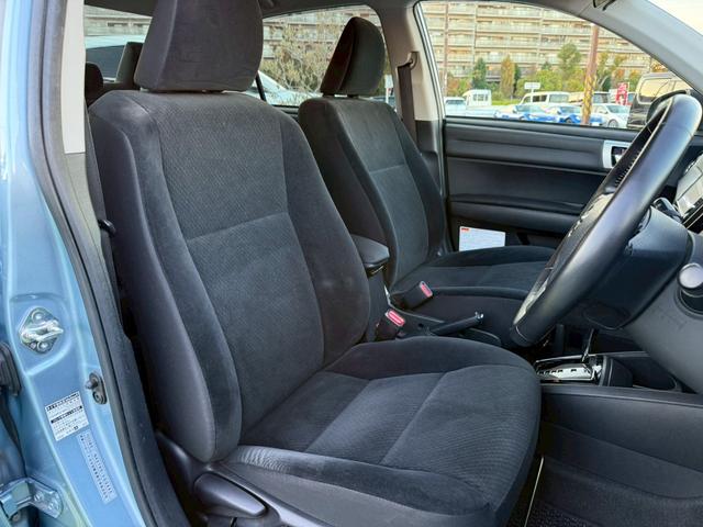 カローラアクシオ ハイブリッドＧ　禁煙車／純正ナビ／フルセグＴＶ／Ｂｌｕｅｔｏｏｔｈ／バックカメラ／ＥＴＣ／回転シート／プッシュスタート／スマートキー／ステアリングリモコン／スペアキー／ＤＶＤ再生（7枚目）