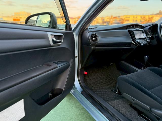 カローラアクシオ ハイブリッドＧ　禁煙車／純正ナビ／フルセグＴＶ／Ｂｌｕｅｔｏｏｔｈ／バックカメラ／ＥＴＣ／回転シート／プッシュスタート／スマートキー／ステアリングリモコン／スペアキー／ＤＶＤ再生（18枚目）