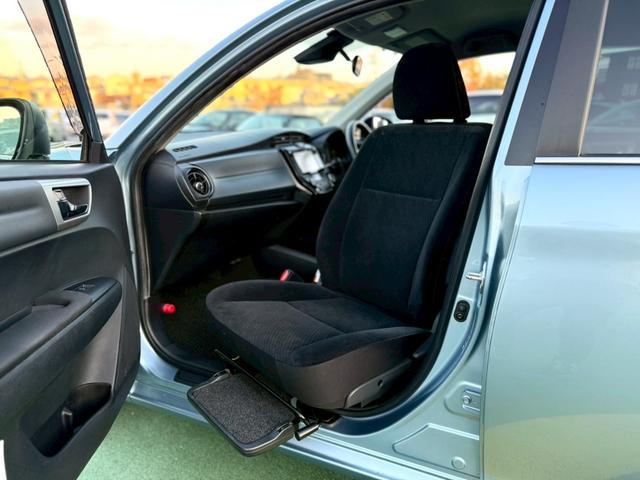 カローラアクシオ ハイブリッドＧ　禁煙車／純正ナビ／フルセグＴＶ／Ｂｌｕｅｔｏｏｔｈ／バックカメラ／ＥＴＣ／回転シート／プッシュスタート／スマートキー／ステアリングリモコン／スペアキー／ＤＶＤ再生（27枚目）