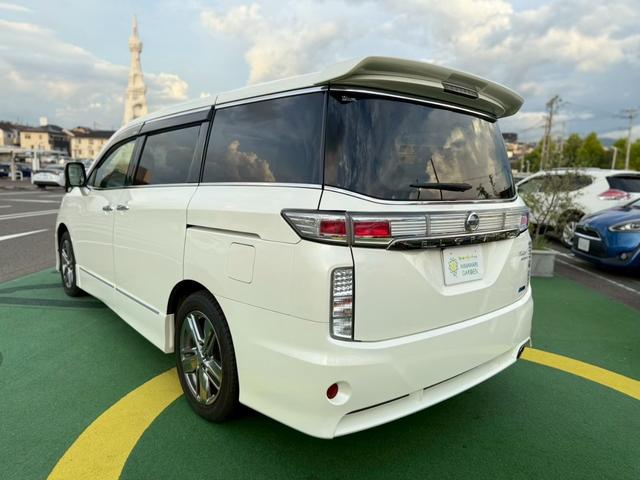 当社は常時５０台以上の台数を展示しております！また店舗にない在庫もお探しできますのでお気軽にスタッフにお声がけ下さい！！