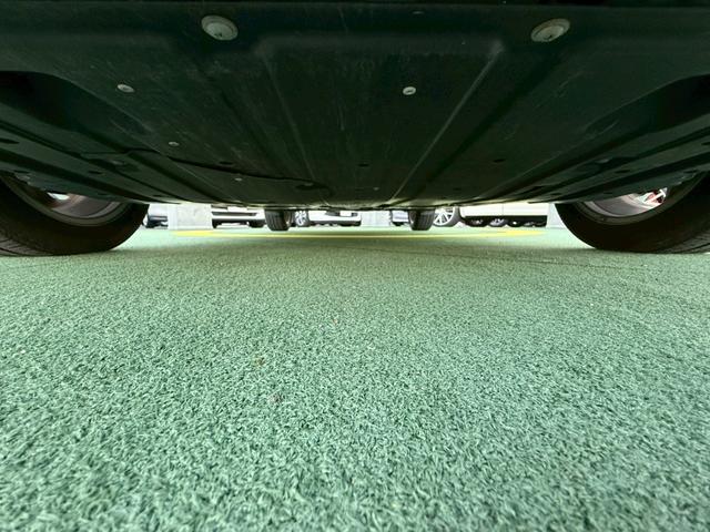 スイフト ＸＬ　禁煙車／ワンオーナー／ユーザー買取り／セーフティーパッケージ／純正ナビ／全方位カメラ／フルセグＴＶ／シートヒーター／プッシュスタート／スマートキー／前後ドラレコ／ＥＴＣ／クルーズコントロール／純正ＡＷ（52枚目）