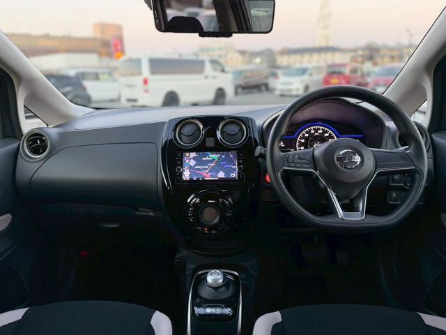 ノート e-パワー X 禁煙車/e-POWER/純正ナビ/全方位カメラ/プッシュスタート/スマートキー/フルセグTV/デジタルインナーミラー/電動格納ミラー/衝突軽減ブレーキ/(2枚目)