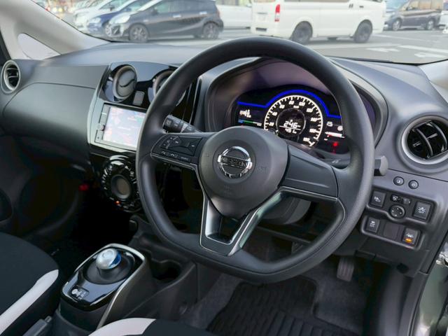 ノート e-パワー X 禁煙車/e-POWER/純正ナビ/全方位カメラ/プッシュスタート/スマートキー/フルセグTV/デジタルインナーミラー/電動格納ミラー/衝突軽減ブレーキ/(33枚目)