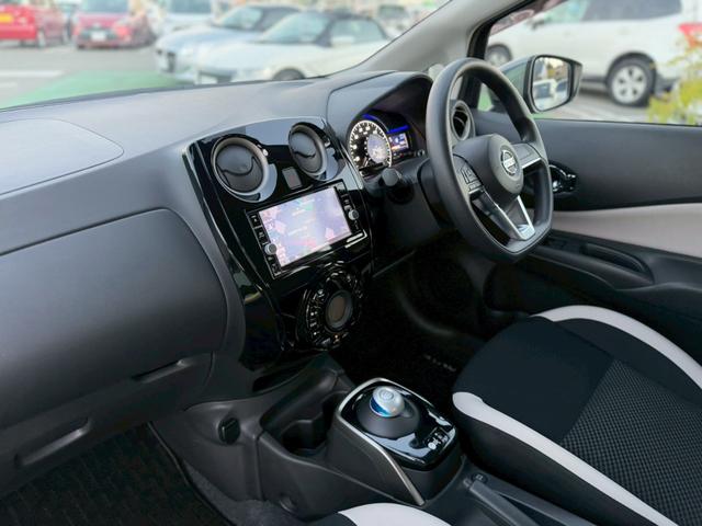 ノート e-パワー X 禁煙車/e-POWER/純正ナビ/全方位カメラ/プッシュスタート/スマートキー/フルセグTV/デジタルインナーミラー/電動格納ミラー/衝突軽減ブレーキ/(34枚目)