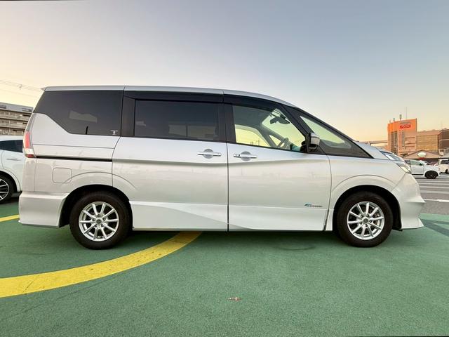 セレナ ハイウェイスター プロパイロットエディション 禁煙車/純正ナビ/ETC/プロパイロット/アダプティブクルーズコントロール/両側パワースライドドア/Bluetooth/電動パーキング/フルセグTV/ハンズフリーオートスライドドア/オートリトラミラー(9枚目)