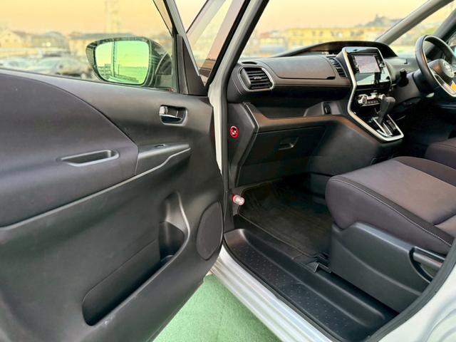 セレナ ハイウェイスター プロパイロットエディション 禁煙車/純正ナビ/ETC/プロパイロット/アダプティブクルーズコントロール/両側パワースライドドア/Bluetooth/電動パーキング/フルセグTV/ハンズフリーオートスライドドア/オートリトラミラー(19枚目)