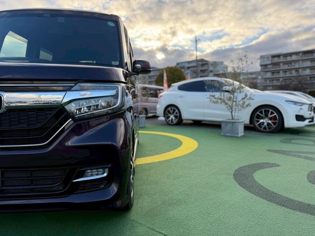 Ｎ－ＢＯＸカスタム Ｇ・ＥＸホンダセンシング　／禁煙車／純正８インチナビ／ＡｐｐｌｅＣａｒＰｌａｙ対応／バックカメラ／フルセグＴＶ／純正前後ドラレコ／プッシュスタート／スマートキー／アダプティブクルーズコントロール／ビルトインＥＴＣ／純正ＡＷ（20枚目）