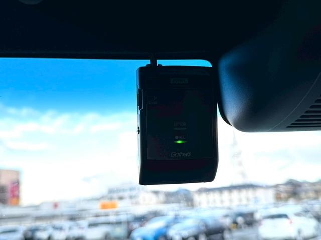 Ｎ－ＢＯＸカスタム Ｇ・ＥＸホンダセンシング　／禁煙車／純正８インチナビ／ＡｐｐｌｅＣａｒＰｌａｙ対応／バックカメラ／フルセグＴＶ／純正前後ドラレコ／プッシュスタート／スマートキー／アダプティブクルーズコントロール／ビルトインＥＴＣ／純正ＡＷ（52枚目）