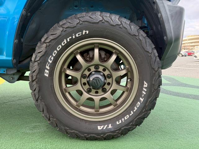 ジムニー ＸＬ　禁煙車／５ＭＴ／リフトアップ車／ブロックタイヤ／サティスファクションエアクリ／マフラー／シートヒーター／Ｐａｎａｓｏｎｉｃナビ／Ｂｌｕｅｔｏｏｔｈ／テレビ／ドラレコ／プッシュスタート／スマートキー／（5枚目）