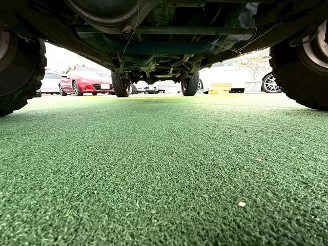 ジムニー ＸＬ　禁煙車／５ＭＴ／リフトアップ車／ブロックタイヤ／サティスファクションエアクリ／マフラー／シートヒーター／Ｐａｎａｓｏｎｉｃナビ／Ｂｌｕｅｔｏｏｔｈ／テレビ／ドラレコ／プッシュスタート／スマートキー／（55枚目）