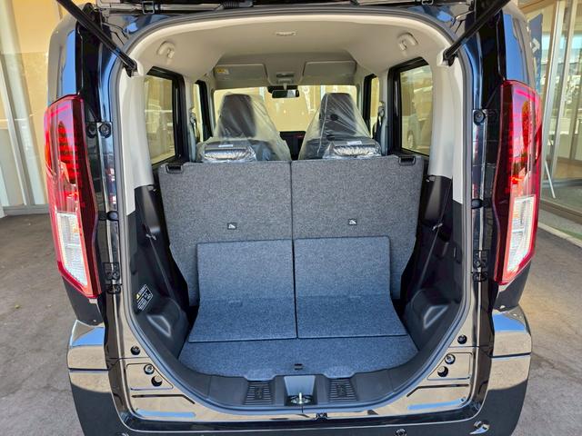 スペーシア ハイブリッドG 届出済未使用車 禁煙車 衝突被害軽減ブレーキ 両側スライドドア オートライト 電動格納式ミラー オートエアコン アイドリングストップ 横滑り防止機能 アクセサリーソケット マニュアルレベリング機能(13枚目)