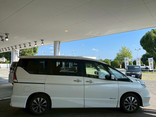 セレナ ハイウェイスターＧ　純正ナビ　ＥＴＣ　アラウンドビューモニター　両側電動スライドドア　衝突被害軽減ブレーキ　純正アルミホイール　クルーズコントロール　アイドリングストップ　電動格納式ミラー　スマートキー　オートライト（11枚目）