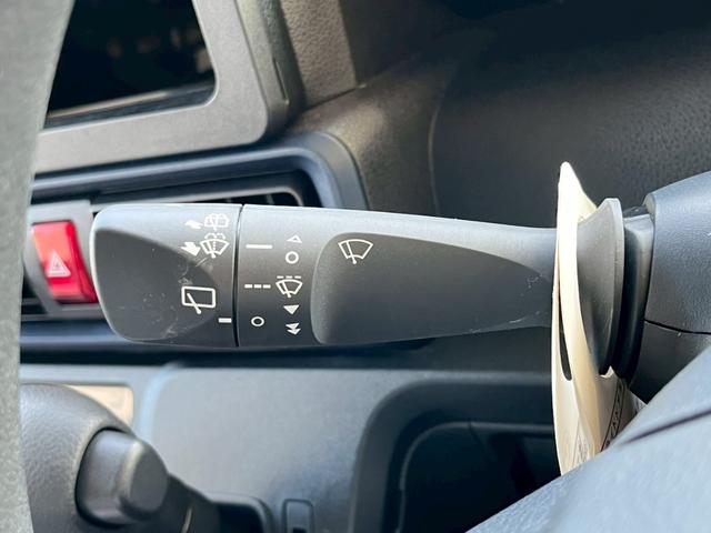 タント Ｘ　片側電動スライドドア　衝突被害軽減ブレーキ　電子パーキング　オートブレーキホールド　パーキングセンサー　前席シートヒーター　電動格納式ミラー　ＵＳＢ充電　アイドリングストップ　横滑り防止機能（33枚目）