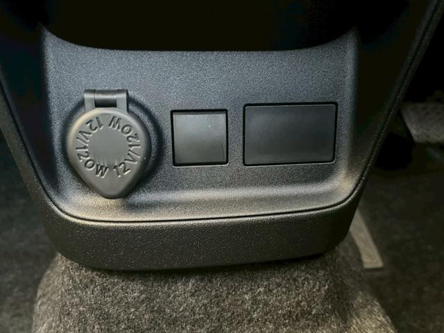 シエンタ ハイブリッドＺ　登録済未使用車　純正ディスプレイオーディオ　全周囲カメラ　ＥＴＣ２．０　両側電動スライドドア　衝突被害軽減ブレーキ　電子パーキング　オートブレーキホールド　アダプティブクルーズコントロール（48枚目）