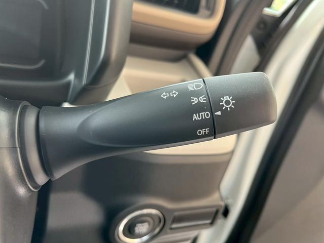 スペーシア ハイブリッドG 衝突被害軽減ブレーキ 両側スライドドア オートエアコン 電動格納式ミラー オートライト アイドリングストップ 横滑り防止機能 パワーウィンドウ マニュアルレベリング機能(32枚目)