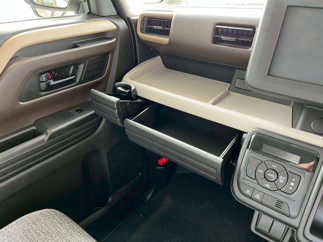 スペーシア ハイブリッドG 衝突被害軽減ブレーキ 両側スライドドア オートエアコン 電動格納式ミラー オートライト アイドリングストップ 横滑り防止機能 パワーウィンドウ マニュアルレベリング機能(41枚目)