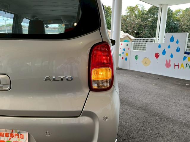 アルト Ｌ　ディスプレイオーディオ　バックカメラ　衝突被害軽減ブレーキ　レーンキープアシスト　パーキング　運転席シートヒーター　電動格納式ミラー　キーレス　アクセサリーソケット　マニュアルエアコン　横滑り防止機能（18枚目）