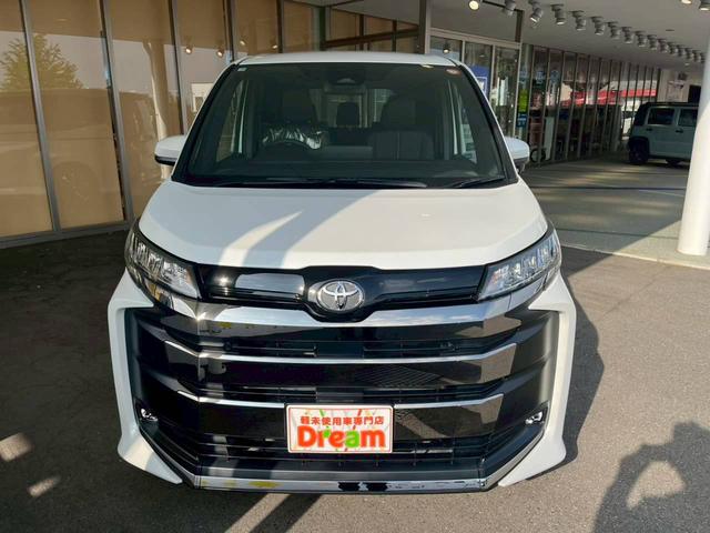 TOYOTA NOAH S-Z