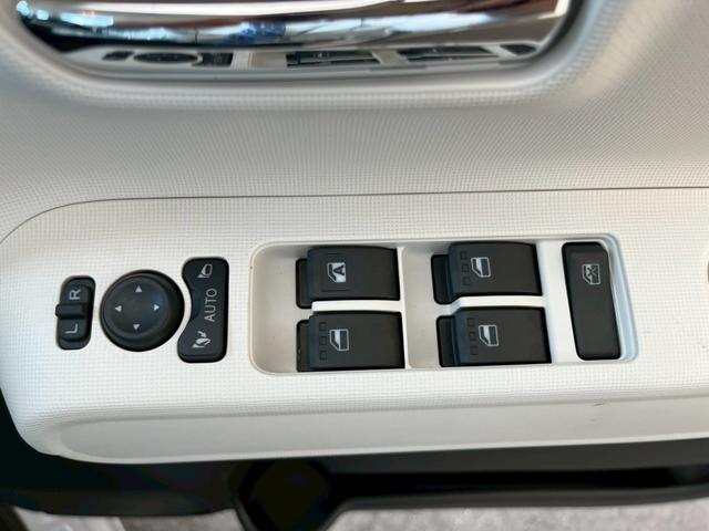 ムーヴキャンバス ストライプスＧ　両側電動スライドドア　衝突被害軽減ブレーキ　電子パーキング　オートブレーキホールド　前席シートヒーター　スマートキー　アイドリングストップ　アクセサリーソケット　オートライト　電動格納式ミラー（46枚目）