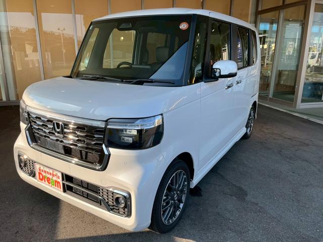 Ｎ－ＢＯＸカスタム ターボ　ＨｏｎｄａＳＥＮＳＩＮＧ　両側電動スライドドア　アダプティブクルーズコントロール　純正アルミホイール　ＬＥＤヘッドライト　電子パーキング　オートブレーキホールド　スマートキー　前席シートヒーター（6枚目）