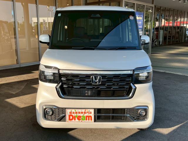 Ｎ－ＢＯＸカスタム ターボ　ＨｏｎｄａＳＥＮＳＩＮＧ　両側電動スライドドア　アダプティブクルーズコントロール　純正アルミホイール　ＬＥＤヘッドライト　電子パーキング　オートブレーキホールド　スマートキー　前席シートヒーター（7枚目）
