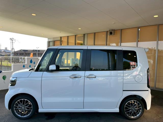 Ｎ－ＢＯＸカスタム ターボ　ＨｏｎｄａＳＥＮＳＩＮＧ　両側電動スライドドア　アダプティブクルーズコントロール　純正アルミホイール　ＬＥＤヘッドライト　電子パーキング　オートブレーキホールド　スマートキー　前席シートヒーター（10枚目）