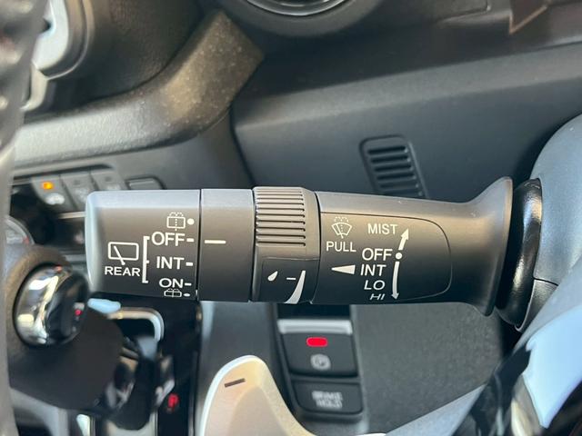 Ｎ－ＢＯＸカスタム ターボ　ＨｏｎｄａＳＥＮＳＩＮＧ　両側電動スライドドア　アダプティブクルーズコントロール　純正アルミホイール　ＬＥＤヘッドライト　電子パーキング　オートブレーキホールド　スマートキー　前席シートヒーター（33枚目）