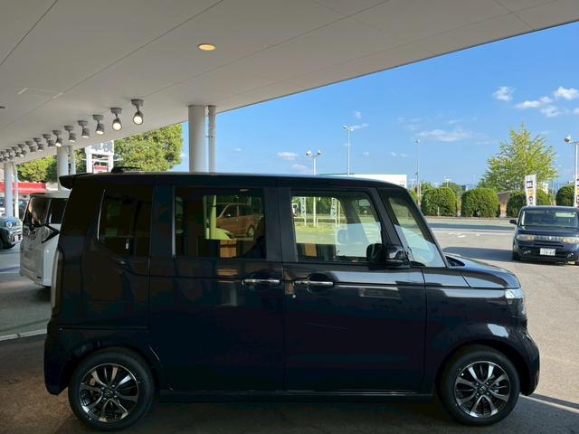 Ｎ－ＢＯＸカスタム ベースグレード　届出済未使用車　両側電動スライドドア　純正アルミホイール　電子パーキング　オートブレーキホールド　アダプティブクルーズコントロール　電動格納ミラー　オートエアコン　スマートキー　前席シートヒーター（9枚目）