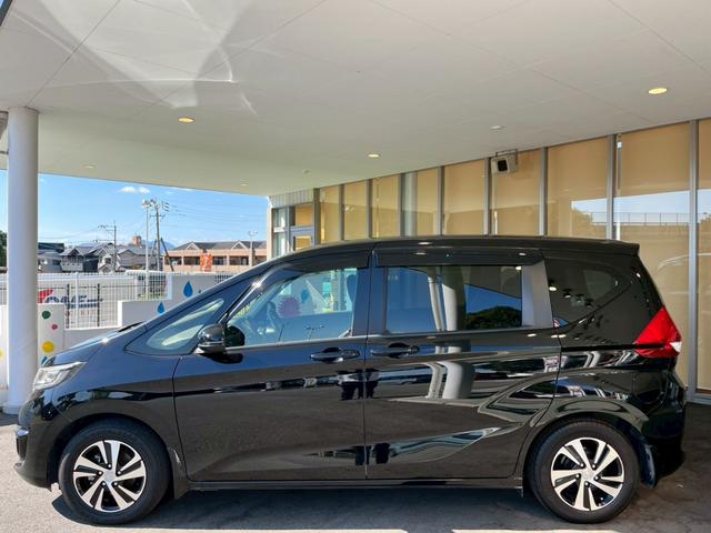 フリード G・ホンダセンシング ナビ バックカメラ 後席モニター ETC 両側電動スライドドア 純正アルミホイール クルーズコントロール 衝突被害軽減ブレーキ レーンキープアシスト スマートキー アイドリングストップ USB充電(13枚目)