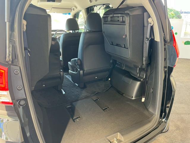 フリード G・ホンダセンシング ナビ バックカメラ 後席モニター ETC 両側電動スライドドア 純正アルミホイール クルーズコントロール 衝突被害軽減ブレーキ レーンキープアシスト スマートキー アイドリングストップ USB充電(19枚目)