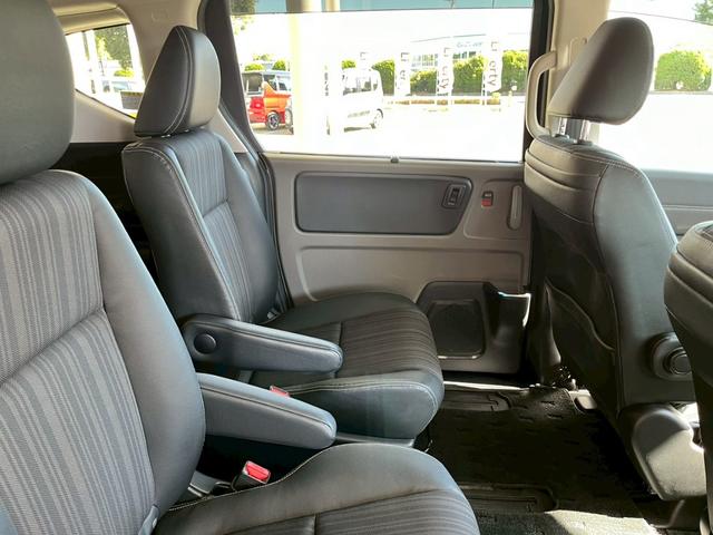 フリード G・ホンダセンシング ナビ バックカメラ 後席モニター ETC 両側電動スライドドア 純正アルミホイール クルーズコントロール 衝突被害軽減ブレーキ レーンキープアシスト スマートキー アイドリングストップ USB充電(29枚目)