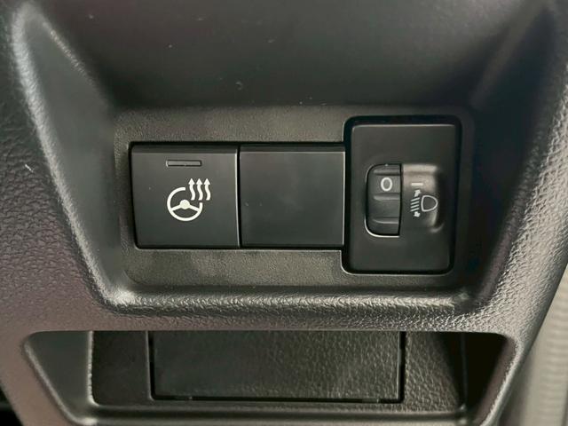 スペーシアギア ハイブリッドＸＺ　届出済未使用車　禁煙車　両側電動スライドドア　衝突被害軽減ブレーキ　クルーズコントロール　純正アルミホイール　ルーフレール　ＬＥＤヘッドライト　フォグライト　ハンドルヒーター　ロールサンシェード（33枚目）