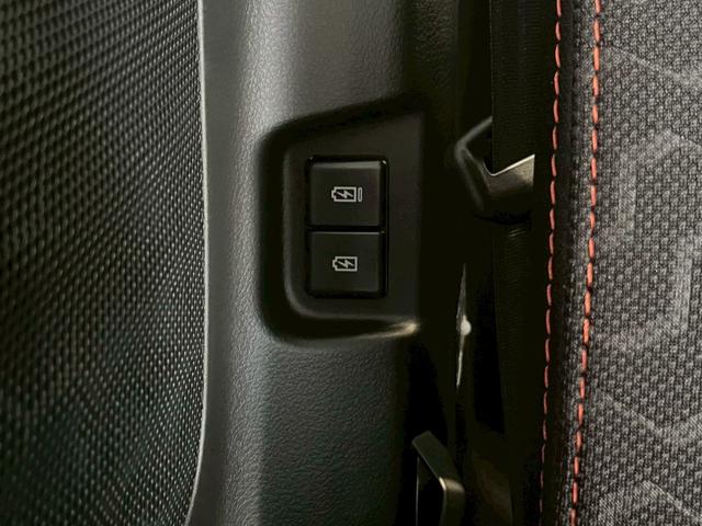 スペーシアギア ハイブリッドＸＺ　届出済未使用車　禁煙車　両側電動スライドドア　衝突被害軽減ブレーキ　クルーズコントロール　純正アルミホイール　ルーフレール　ＬＥＤヘッドライト　フォグライト　ハンドルヒーター　ロールサンシェード（44枚目）