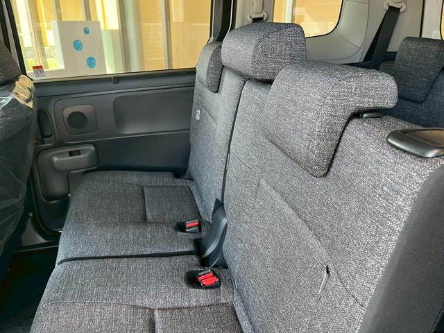 シエンタ ハイブリッドＺ　登録済未使用車　純正ディスプレイオーディオ　全方位カメラ　ＥＴＣ　両側電動スライドドア　衝突被害軽減ブレーキ　電子パーキング　オートブレーキホールド　クルーズコントロール　ＬＥＤヘッドライト　禁煙車（27枚目）