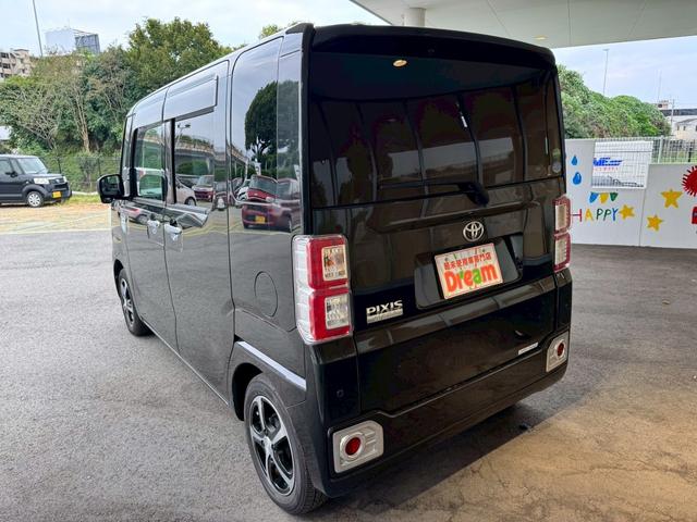 TOYOTA PIXIS MEGA L SA III