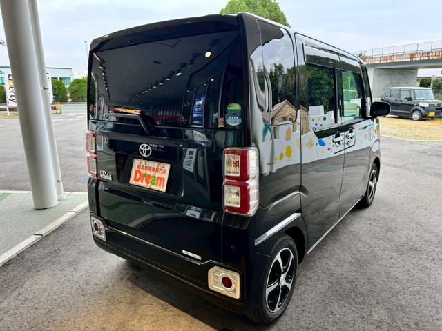 TOYOTA PIXIS MEGA L SA III