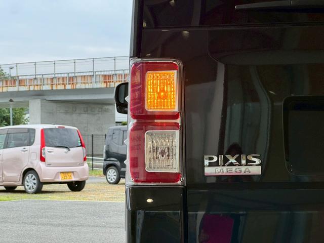 TOYOTA PIXIS MEGA L SA III