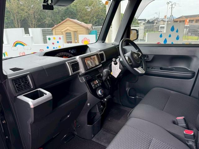 TOYOTA PIXIS MEGA L SA III