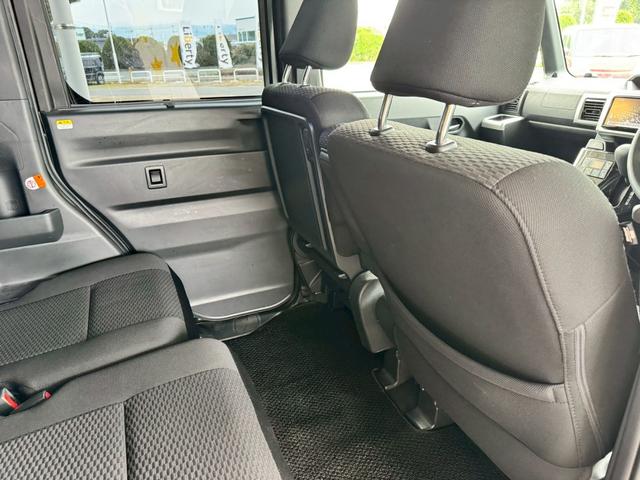 TOYOTA PIXIS MEGA L SA III