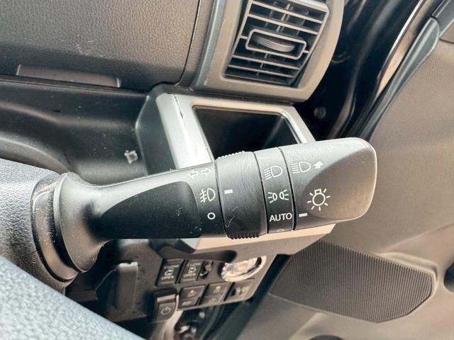 TOYOTA PIXIS MEGA L SA III