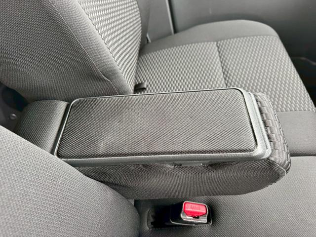 TOYOTA PIXIS MEGA L SA III