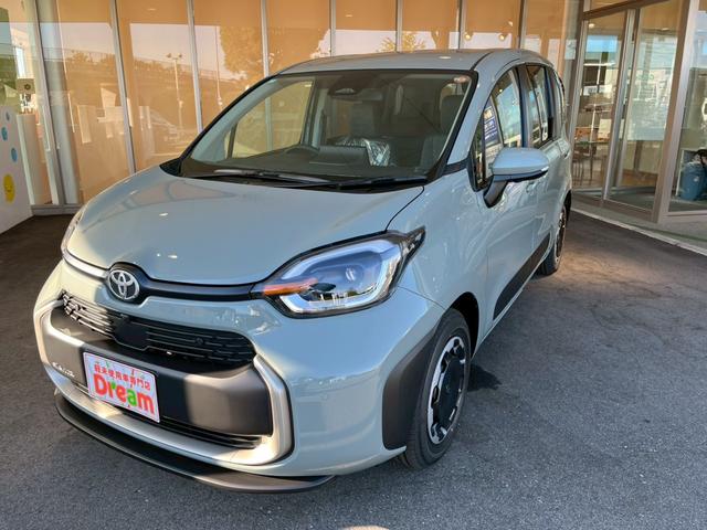 シエンタ ハイブリッドＺ　登録済未使用車　純正ディスプレイオーディオ　全方位カメラ　ＥＴＣ　両側電動スライドドア　衝突被害軽減ブレーキ　電子パーキング　オートブレーキホールド　クルーズコントロール　ＬＥＤヘッドライト　禁煙車（8枚目）