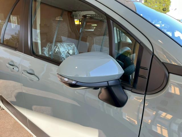 シエンタ ハイブリッドＺ　登録済未使用車　純正ディスプレイオーディオ　全方位カメラ　ＥＴＣ　両側電動スライドドア　衝突被害軽減ブレーキ　電子パーキング　オートブレーキホールド　クルーズコントロール　ＬＥＤヘッドライト　禁煙車（19枚目）